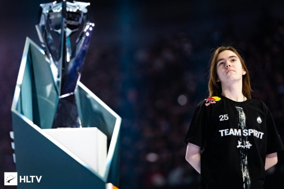 YoU 暂时被 XLG Esports 禁赛；名单